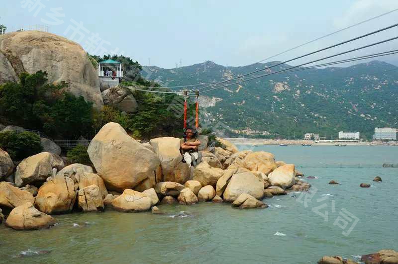 不是所有的地形都適合建設(shè)滑索哦！